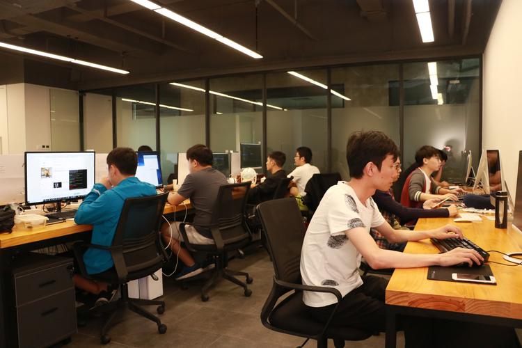 公司经营范围包括:智能设备的技术开发;机器人系统集成工程;机器人